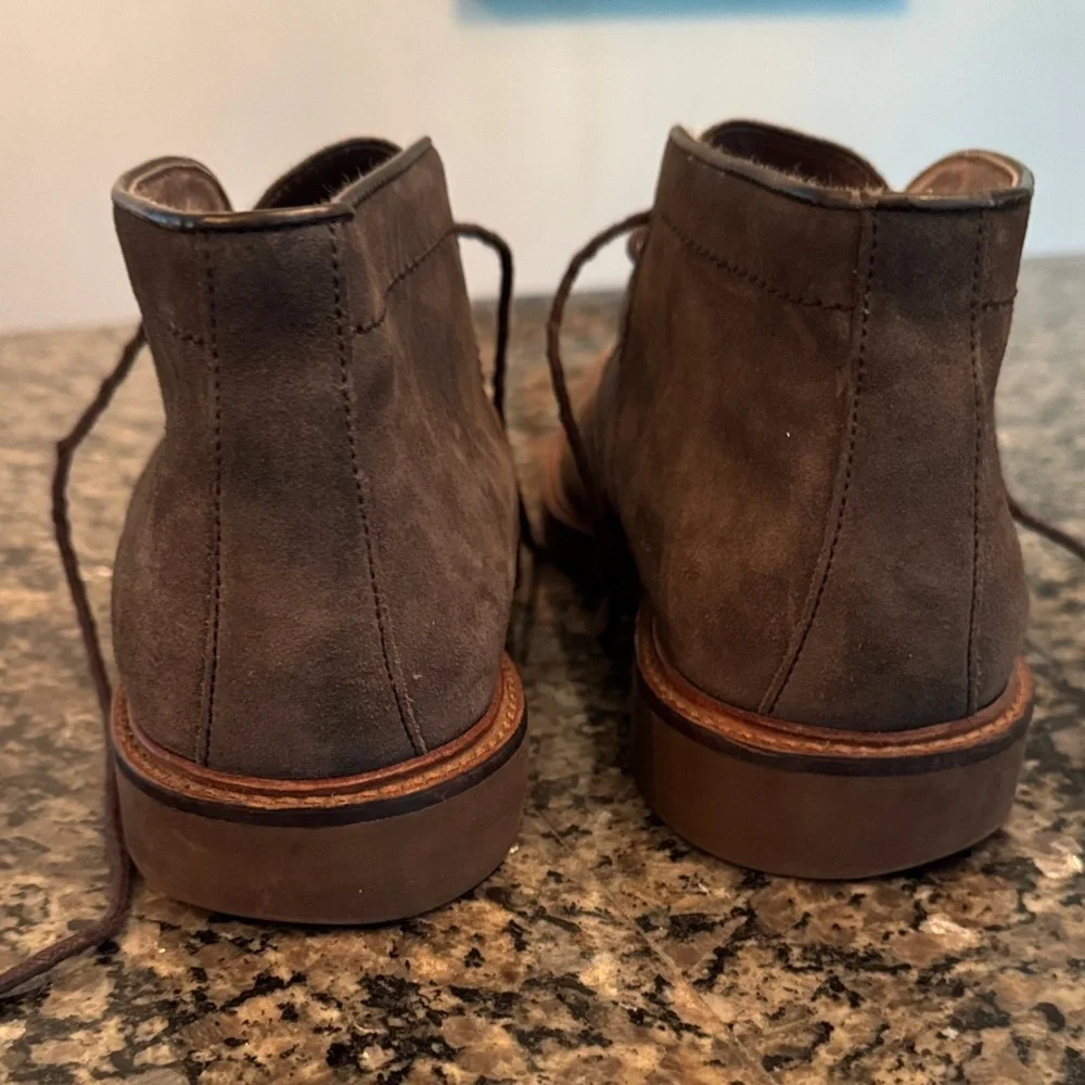 Ashton Grey Men's Suede Chukka Boots in Rich Brown EUC 9